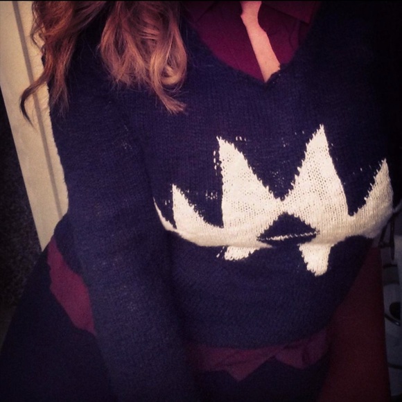 Olivia Sky | Tribal Sweater | Size: (SM) |
| COLOR: BLACK & WHITE | - Picture 4 of 7